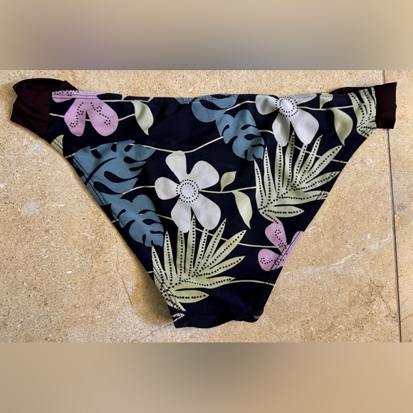 Pre Loved Floral Bikini with Halter Top - Size Small - Picture 5 of 9